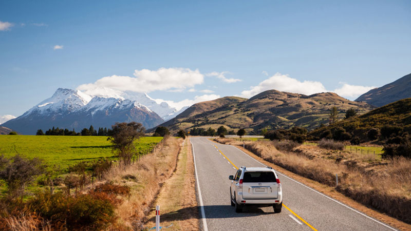 Taxi Rental vs Self-Drive Cars – Which is Better?